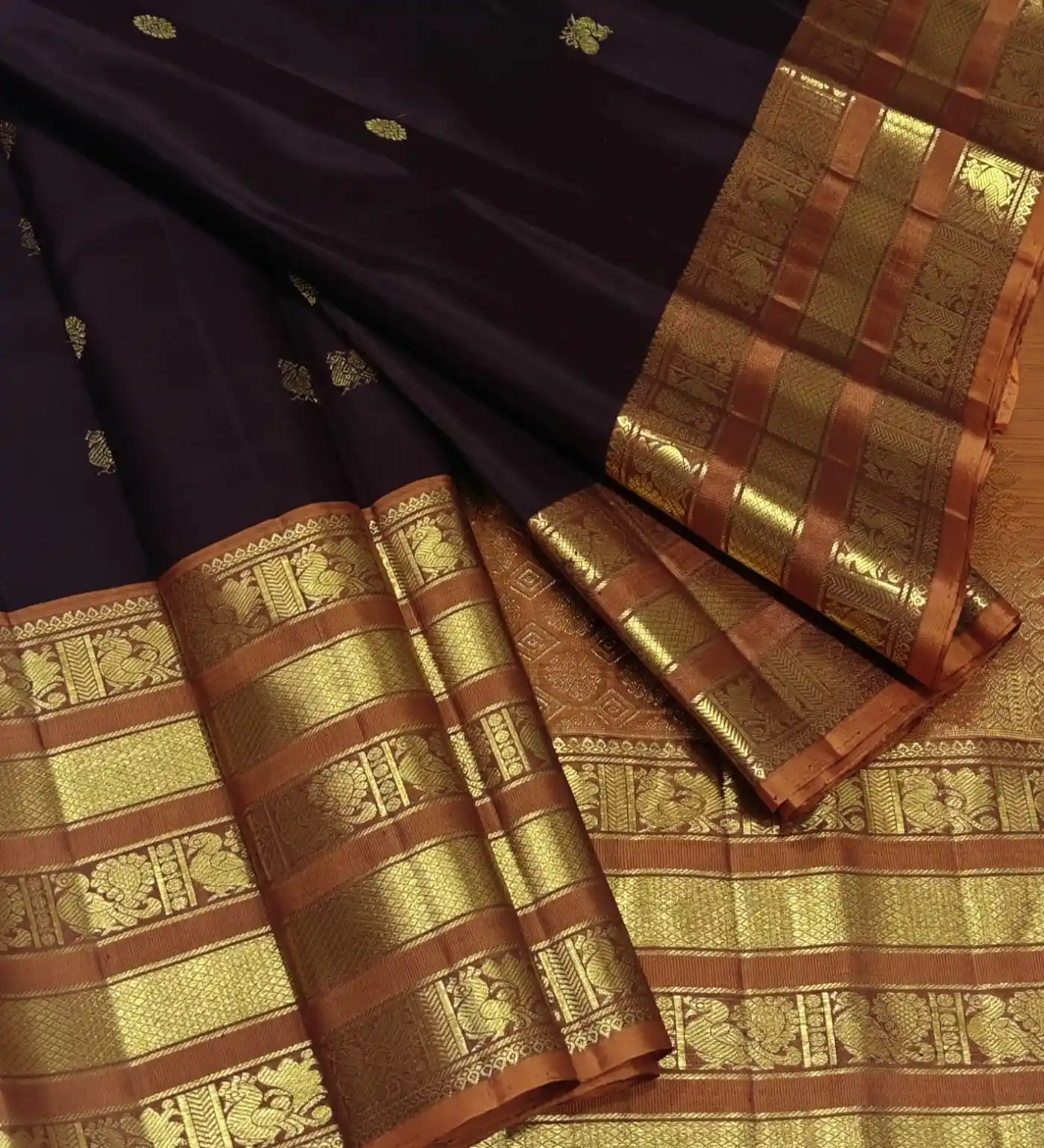 Deep Maroon Traditional Silk Saree – Maroon & Gold